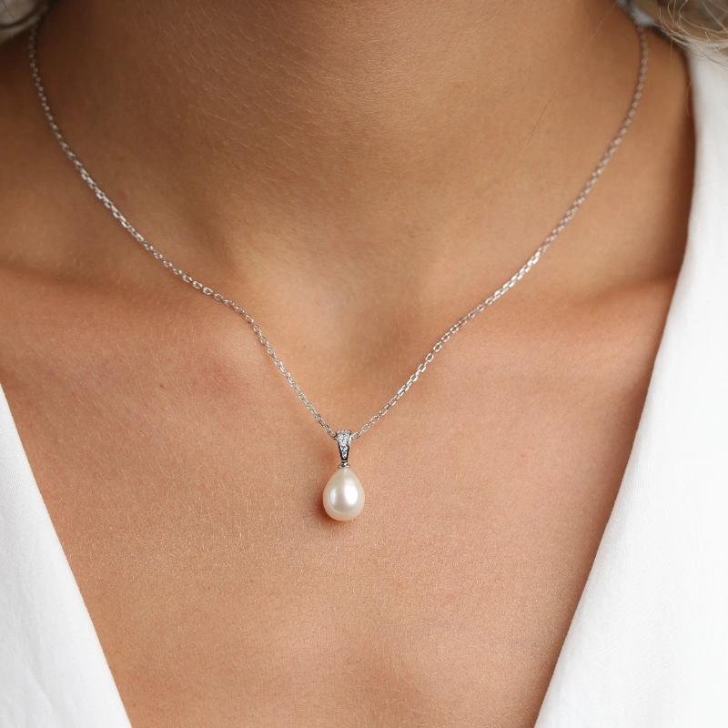 1047silver Necklaces