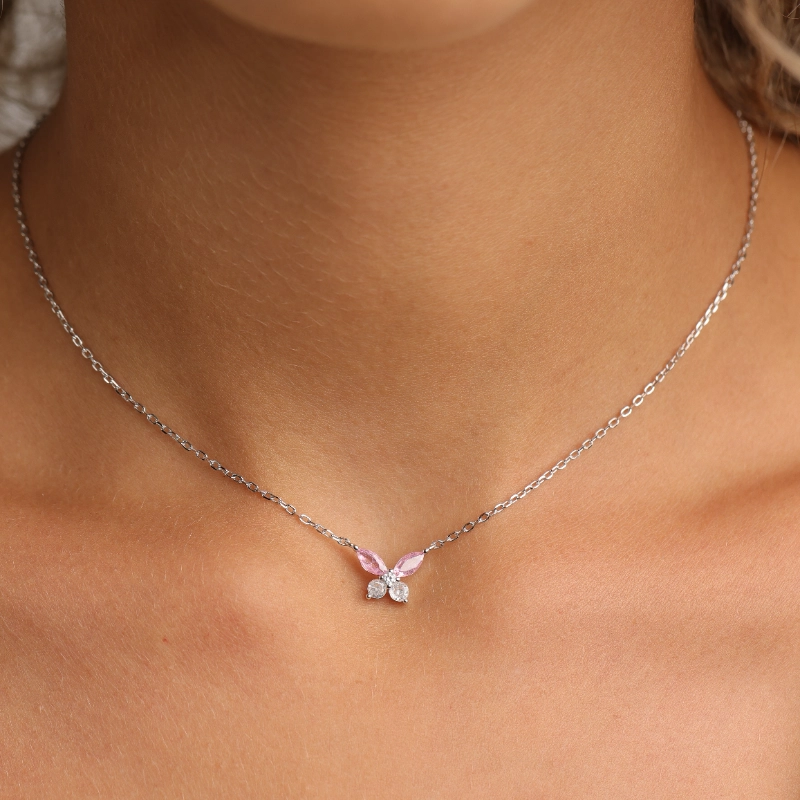 1046 21silver Necklaces.webp