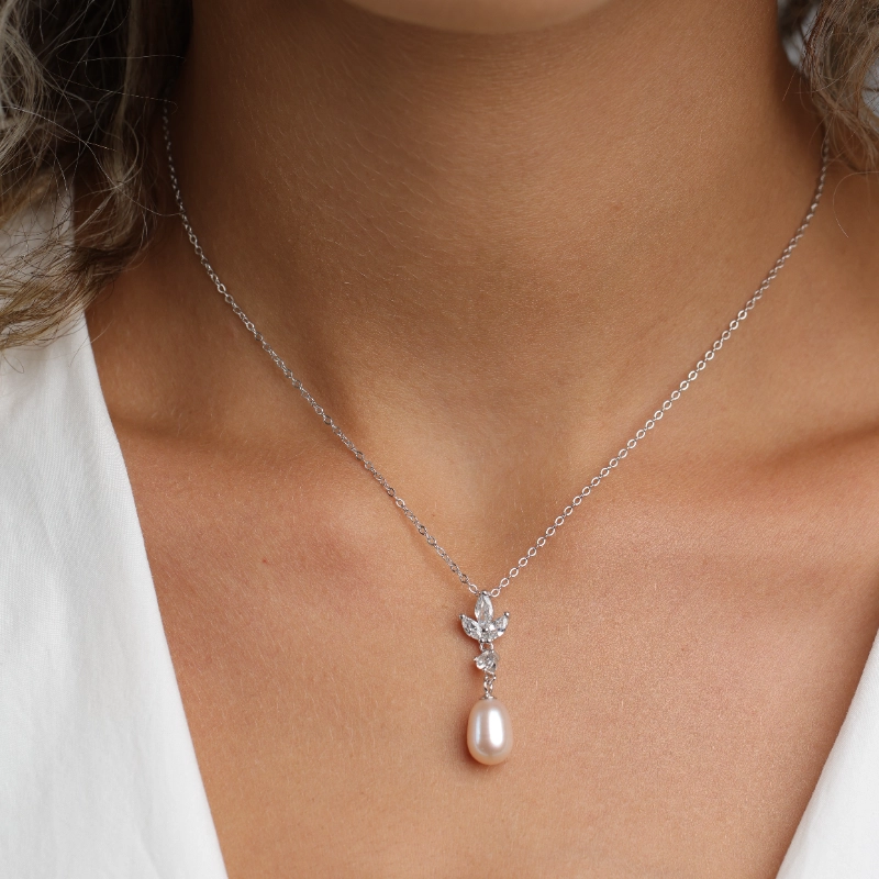 1121 12silver Necklaces.webp