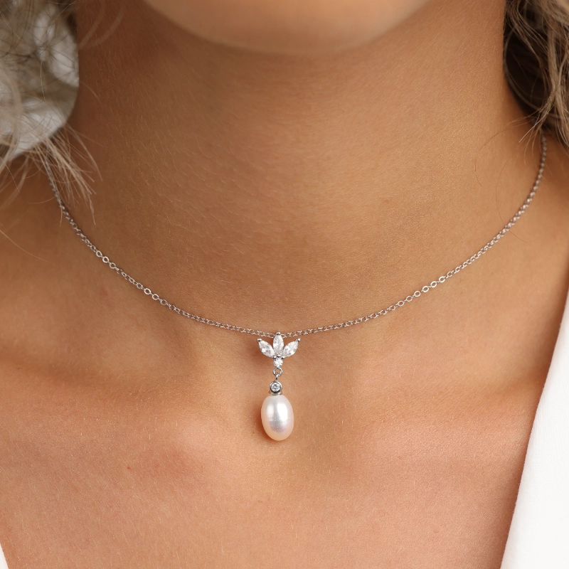 1122 12silver Necklaces.webp