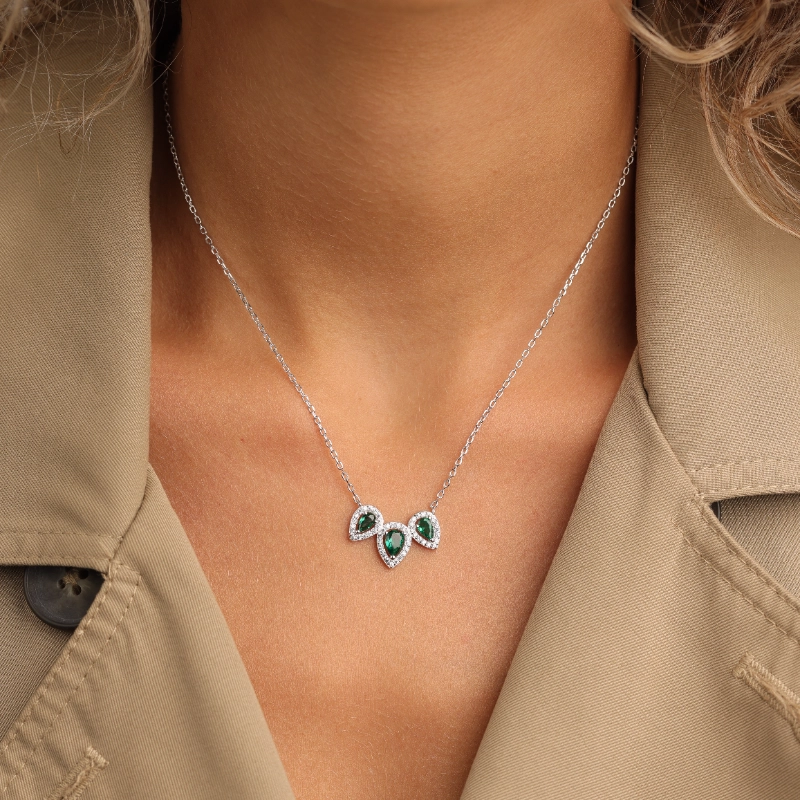 1133 21silver Necklaces.webp