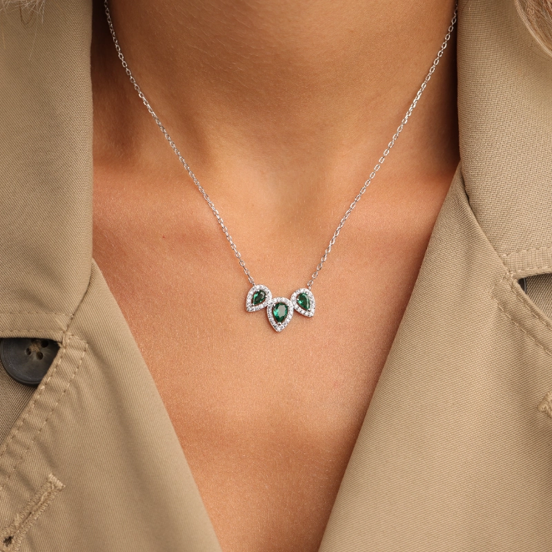 1133 2silver Necklaces.webp