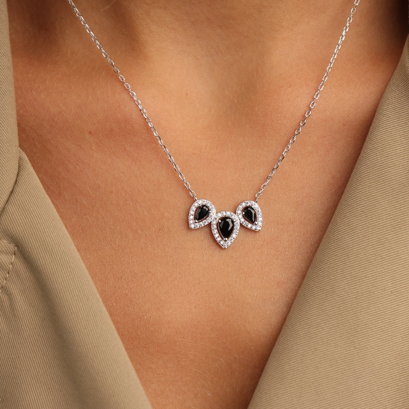 1133 3silver Necklaces.webp
