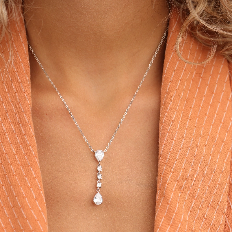 1144 21silver Necklaces.webp