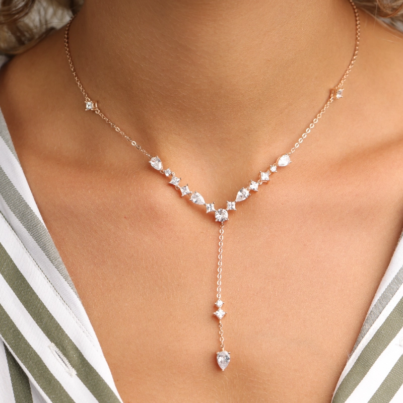 1162 22silver Necklaces.webp
