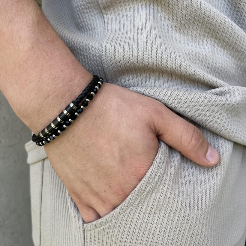 צמיד עור 2 שורות לגבר עם חרוזים 2 Scaled 1.jpg